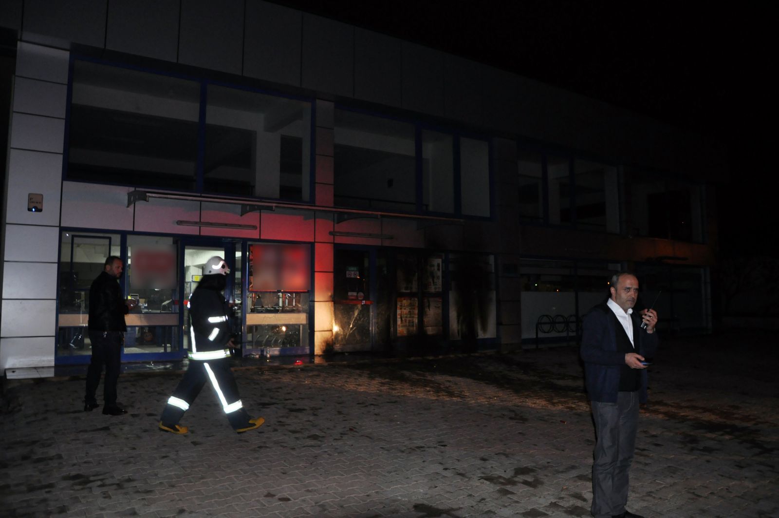 Antalya'da markete molotoflu saldırı