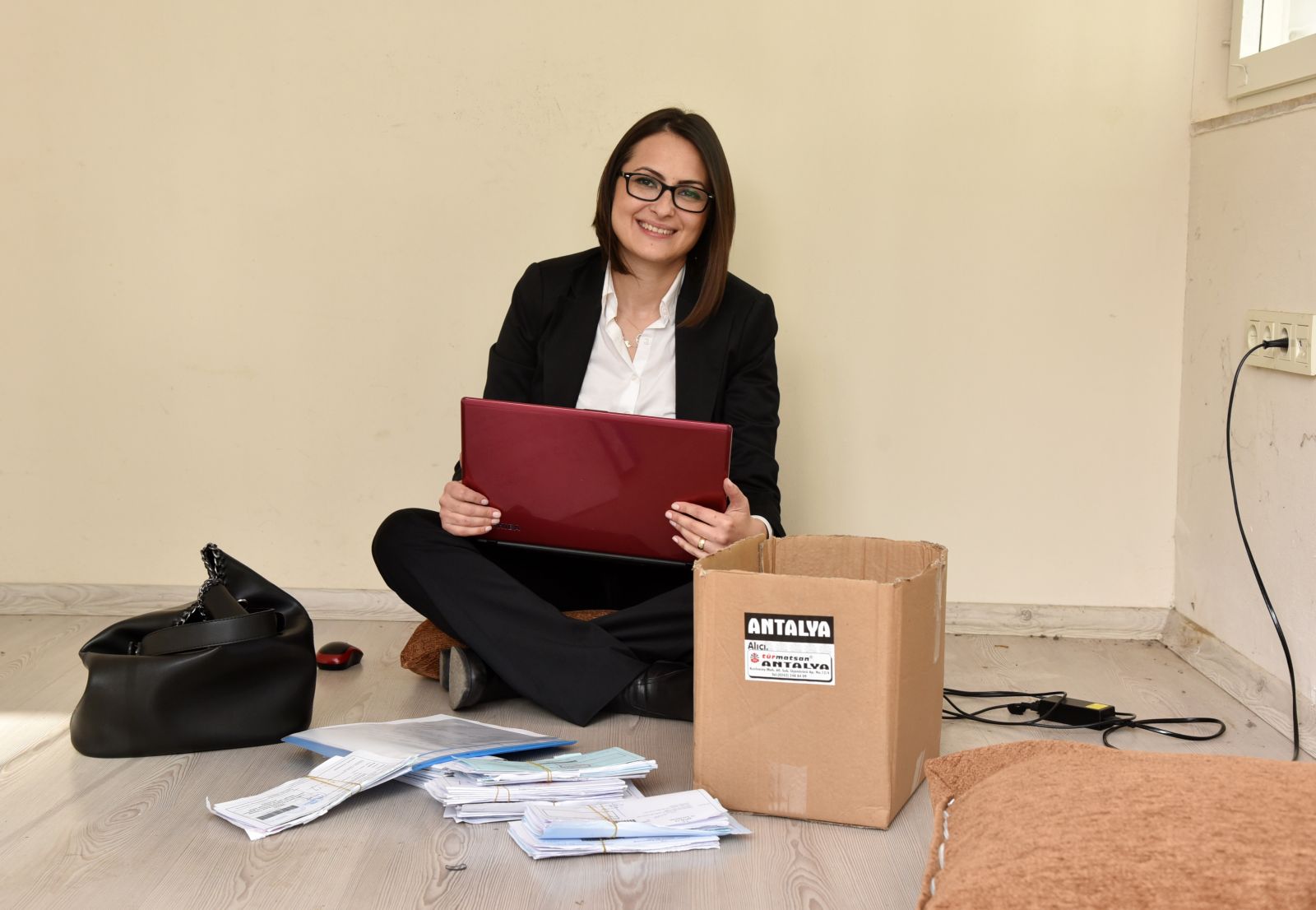 Mazbatasını aldıktan sonra muhtarlık binasına gidince şok yaşadı