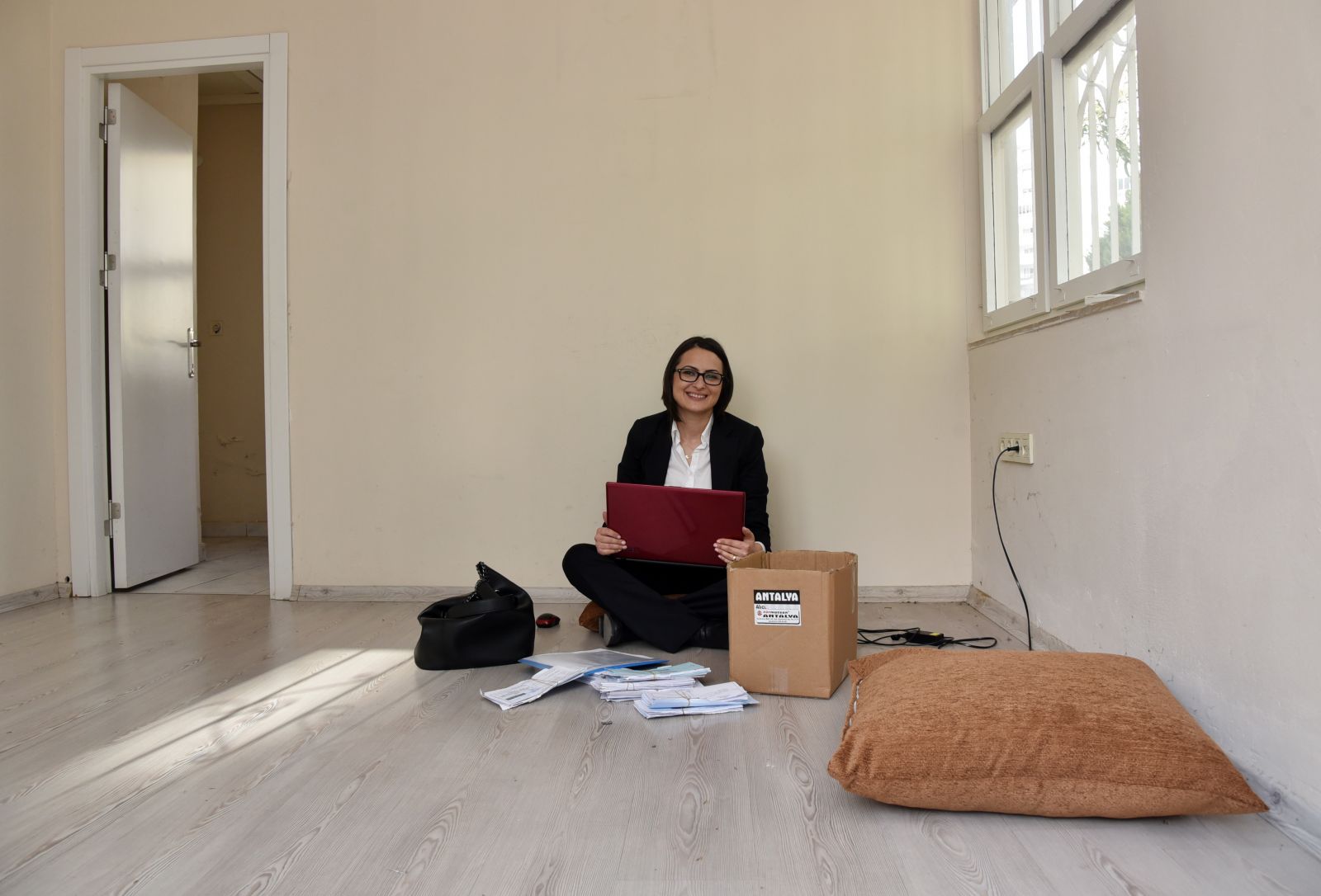 Mazbatasını aldıktan sonra muhtarlık binasına gidince şok yaşadı