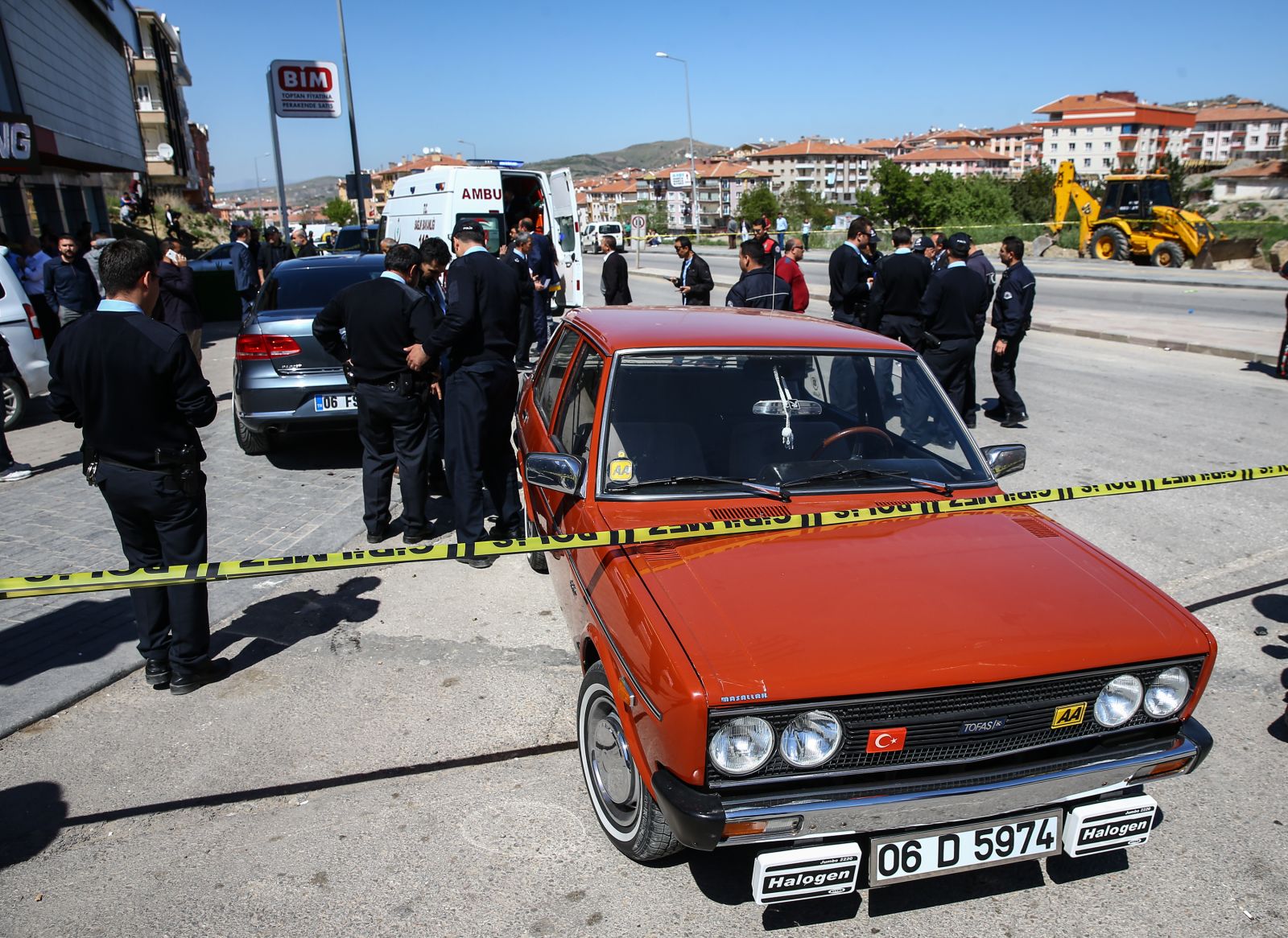 Ankara'da silahlı çatışma: 9 yaralı Ankara'da silahlı çatışma: 9 yaralı