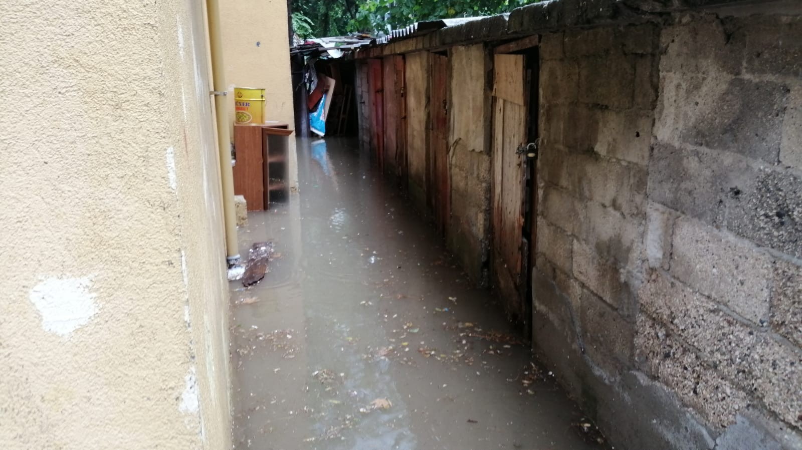 İstanbul’u kara bulutlar sardı: Anadolu Yakasında yağmur başladı