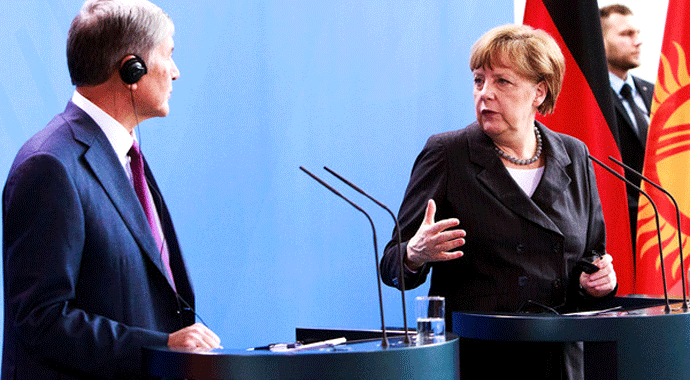 Almanya Başbakanı Merkel Kırgızistan'da