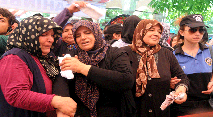 Ankara Gölbaşı'nda şehit olan polis, göz yaşlarıyla uğurlandı