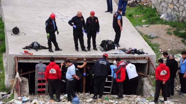 Polis kayıp çocuğu ararken, firari babasını yakaladı!