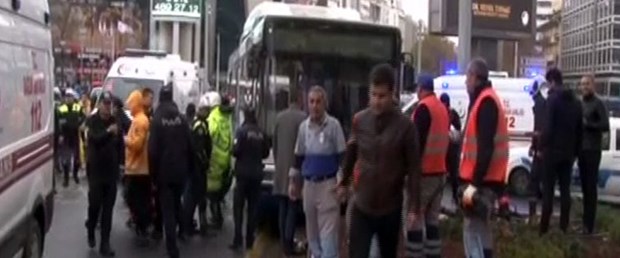Ankara'da belediye otobüsü yayalara çarptı: 2 yaralı