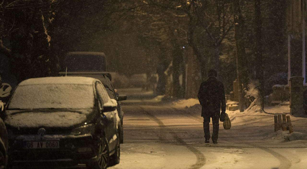 Ankara'da kar yağışı etkili oldu