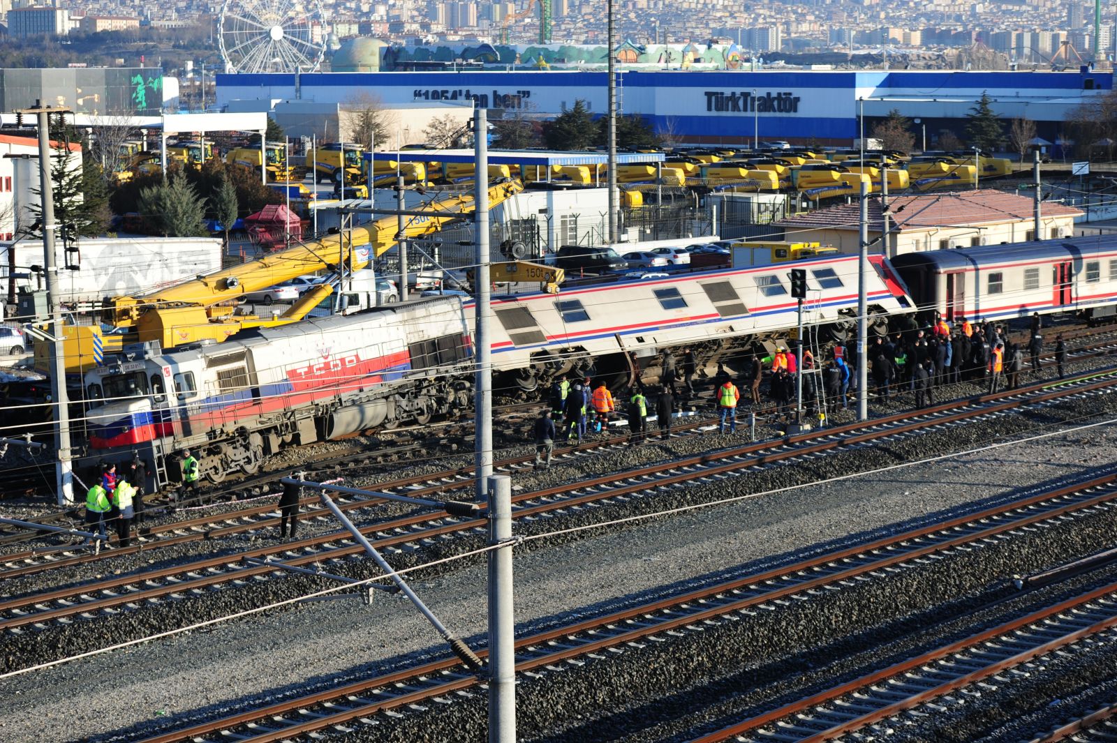 Ankara Behiçbey İstasyonunda tren raydan çıktı