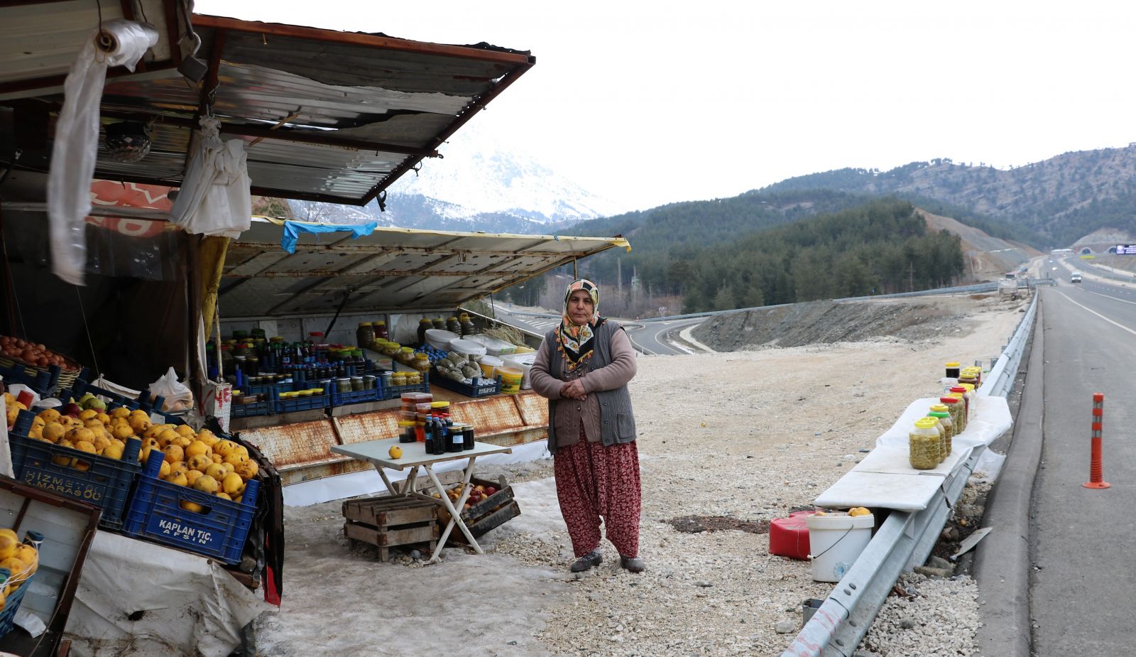 Kocasına böbreğini verip, tezgahın başına geçti