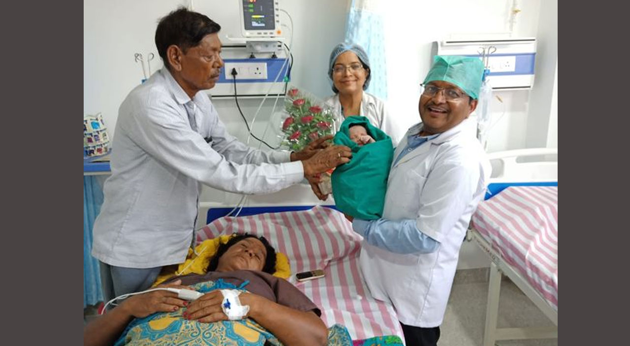 Yarım asırlık evlat hasreti son buldu: Anne olduğu yaşı duyanlar şaşırıyor