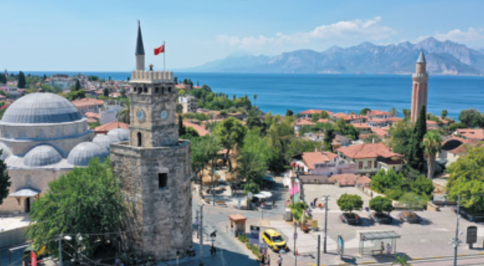 Tarihî saat kuleleleri! Zamanın şahitleri Tarihî saat kuleleleri! Zamanın şahitleri