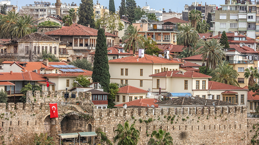 Antalya'nın geçmişe açılan kapısı 'Kaleiçi'