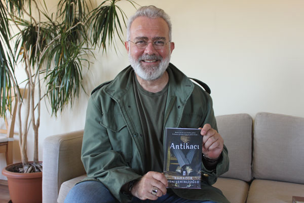 Bahadır Yenişehirlioğlu: Yazarken hazine arıyorum