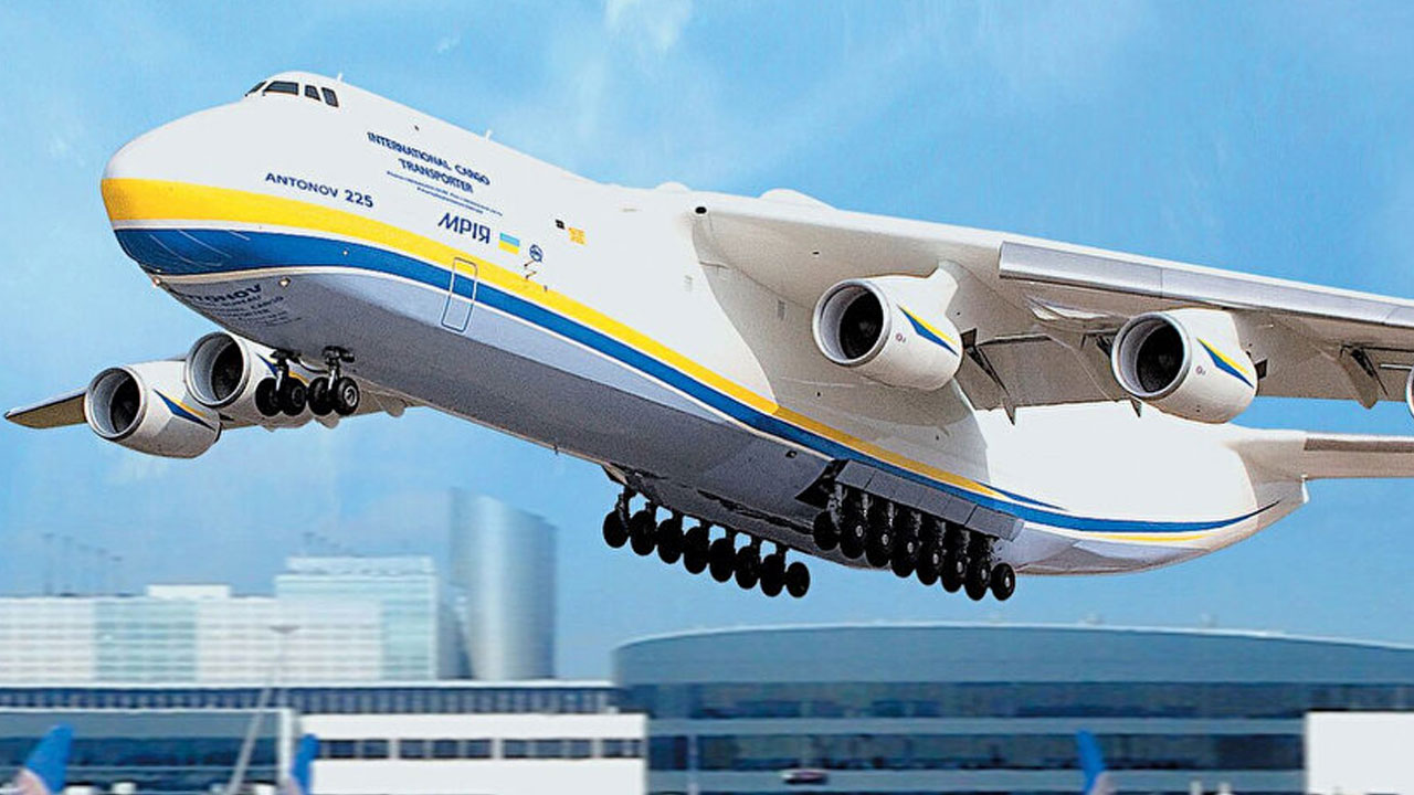 Dünyanın en büyük uçağıydı: Rusya'nın bombaladığı Antonov 225'in son hali ortaya çıktı Dünyanın en büyük uçağıydı: Rusya'nın bombaladığı Antonov 225'in son hali ortaya çıktı