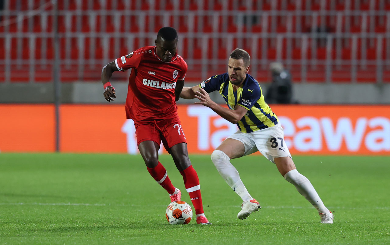 Fenerbahçe'yi Pereira'nın konuşması kendine getirdi