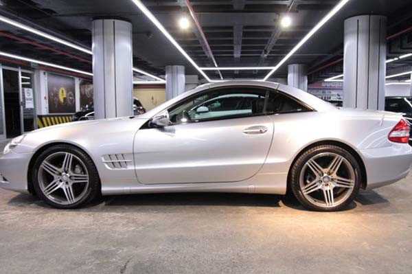 Serdar Ortaç icralık ama eşine 100 bin euro'luk hediye aldı