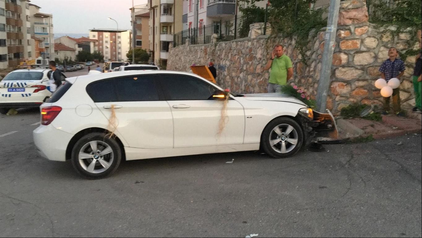 Süslediği aracın üzerine 'Beni affet ben öküzüm' yazdı, sonu hastanede bitti