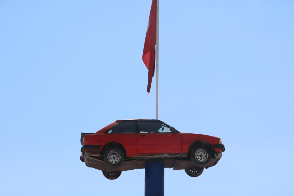 1984 model otomobili gören bir daha bakıyor 1984 model otomobili gören bir daha bakıyor