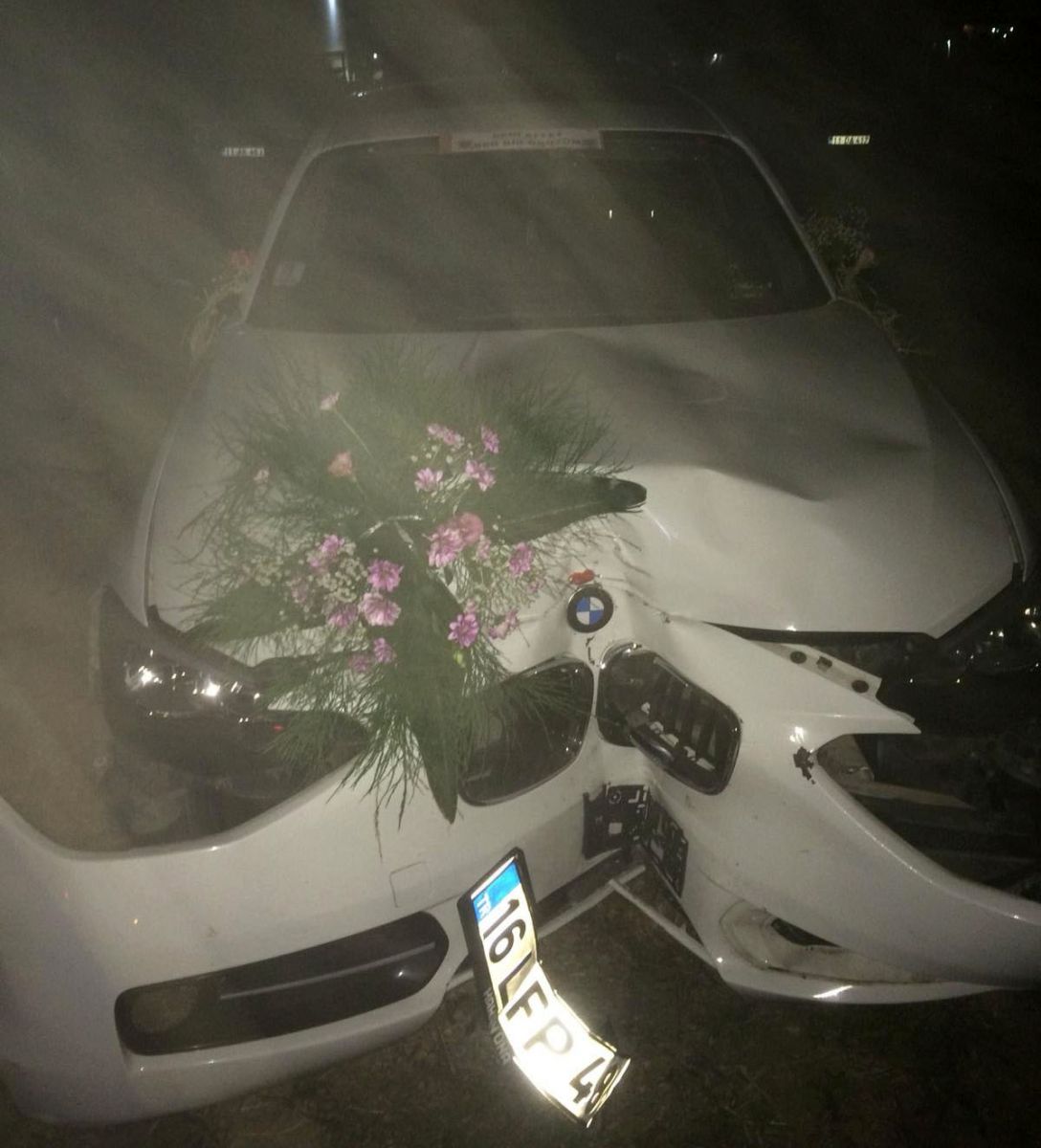 Süslediği aracın üzerine 'Beni affet ben öküzüm' yazdı, sonu hastanede bitti