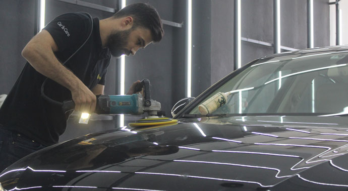 Tanınmaz haldeki araçları öyle bir işlemden geçiyor ki görenler hayran kalıyor