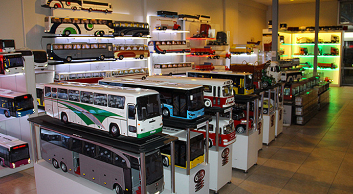 Araç maketleri atölyesi açtı, talepleri yetiştiremiyor