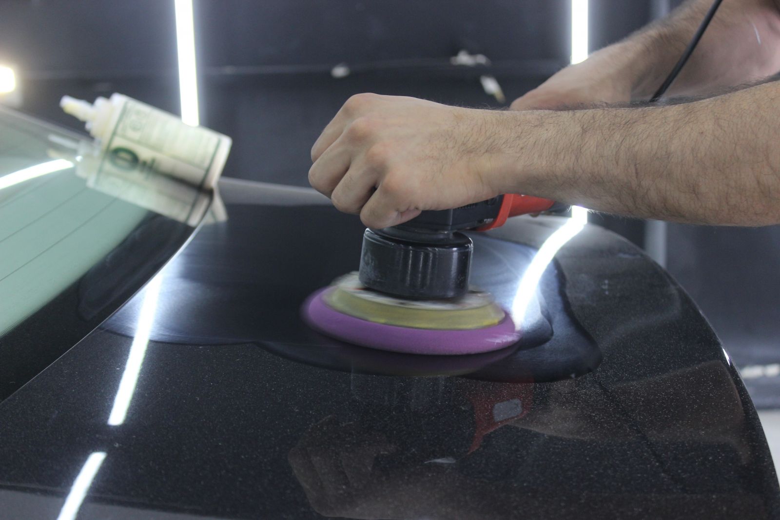 Tanınmaz haldeki araçları öyle bir işlemden geçiyor ki görenler hayran kalıyor