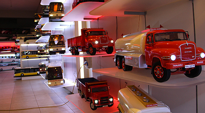 Araç maketleri atölyesi açtı, talepleri yetiştiremiyor