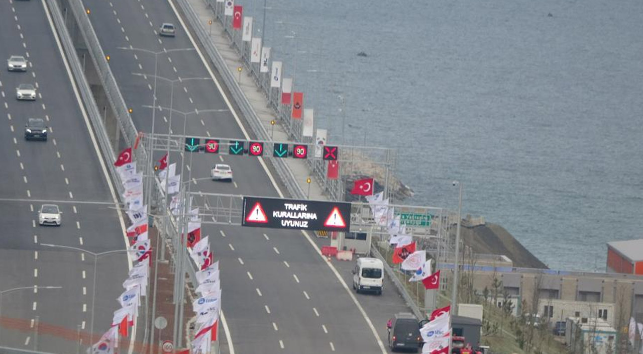 'Simgelerin köprüsü' 1915 Çanakkale Köprüsü’nde araç geçişleri başladı 'Simgelerin köprüsü' 1915 Çanakkale Köprüsü’nde araç geçişleri başladı