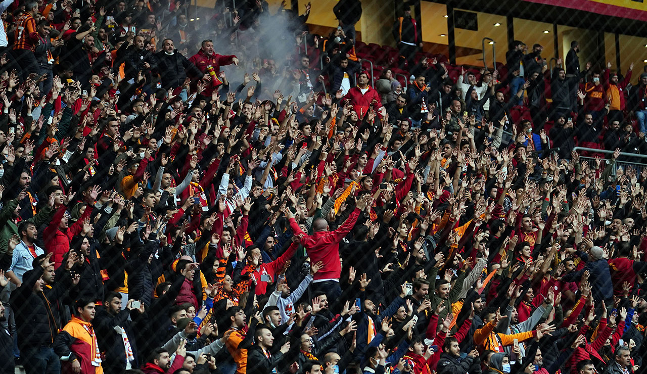 Süper Lig'de büyük randevu! Beşiktaş'ın konuğu Galatasaray Süper Lig'de büyük randevu! Beşiktaş'ın konuğu Galatasaray