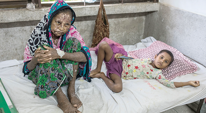 30 bin Arakanlıya sıcak yemek