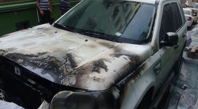 Park halindeki lüks cip alev alev yandı!