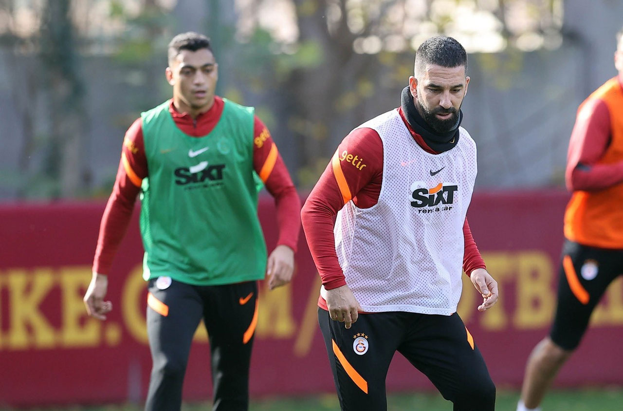 Galatasaray transferin masraflarını çıkardı