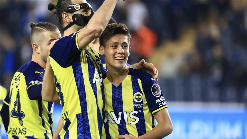 Fenerbahçe'nin yetenekli ismi Arda Güler dev kulüplerin radarında