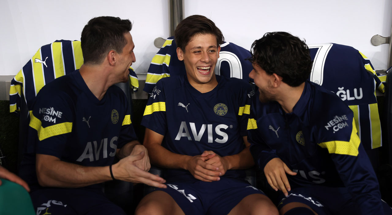 Kadıköy'de İrfan Can Kahveci'nin gecesi... Fenerbahçe Austria Wien'e rövanşta da 4 çekti!