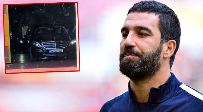 Galatasaray'da Arda Turan sesleri! Türk Telekom Stadyumu'ndan çıkarken görüntülendi