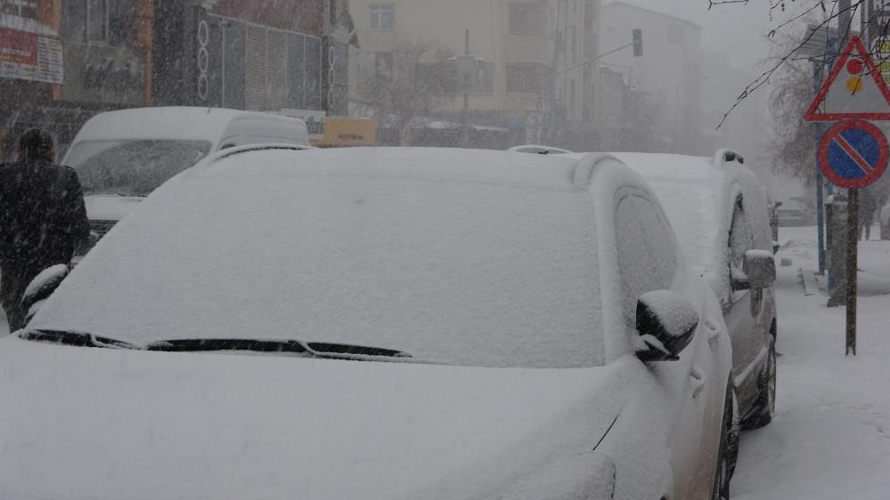 Ardahan beyaza büründü Ardahan beyaza büründü