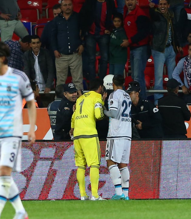 Volkan'a büyük şok! Polis devreye girdi