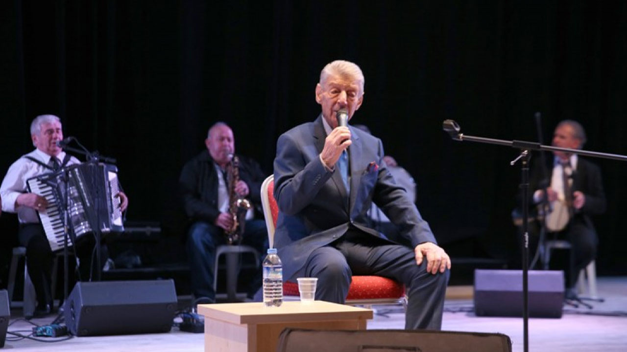 Sanatçı Arif Şentürk son yolculuğuna uğurlandı