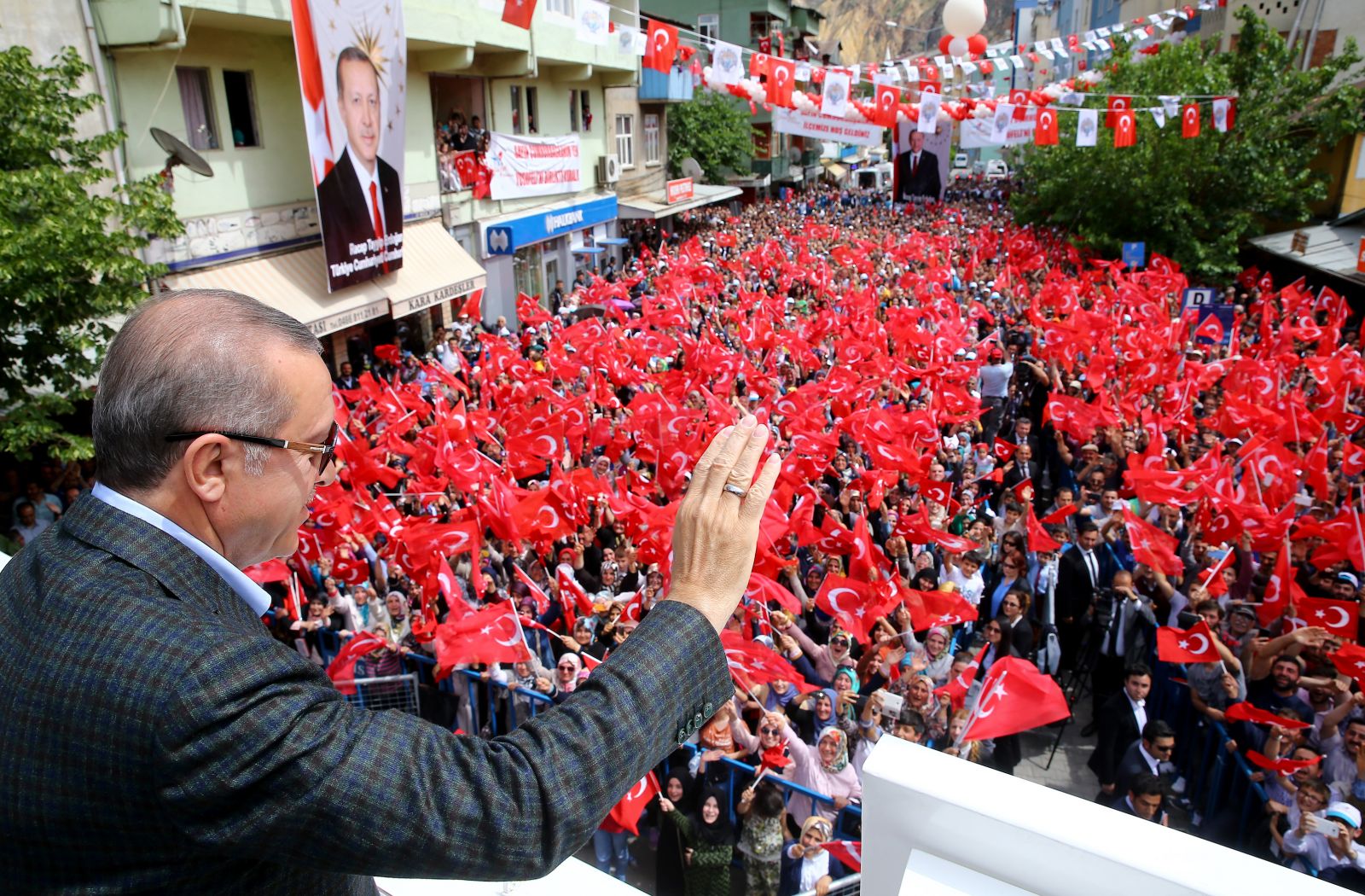 Erdoğan yeni hükümete ilk talimatı Artvin'den verdi