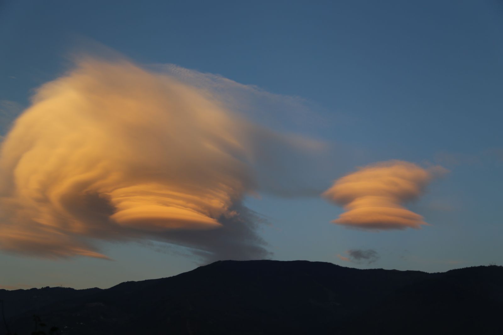 Artvin’de gökyüzünde ilginç görüntü
