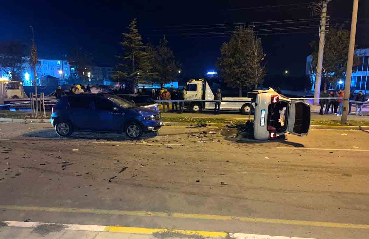 Aksaray'da zincirleme kaza, 8 yaralı var