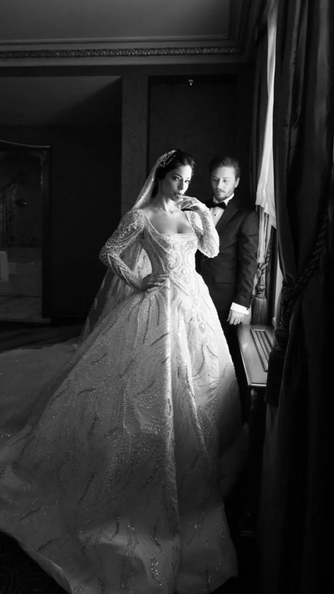 Merve Boluğur ikinci kez dünyaevine girdi, işte Merve Boluğur ve Mert Aydın'ın düğününden ilk kare