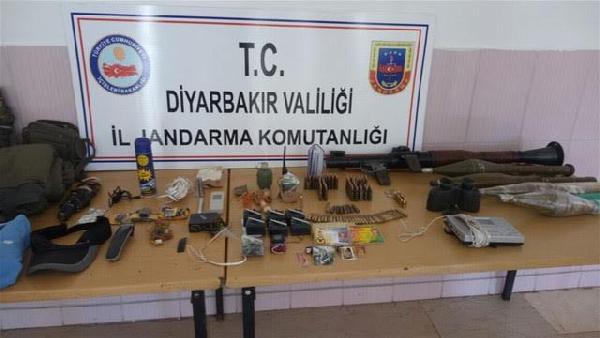 Askerleri gören PKK'lılar silahlarını bırakıp kaçtı