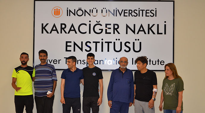 Aynı anda beş kişiye karaciğer nakledildi