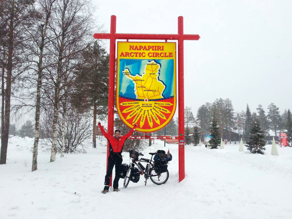 Dünyayı bisiklete sığdırdı