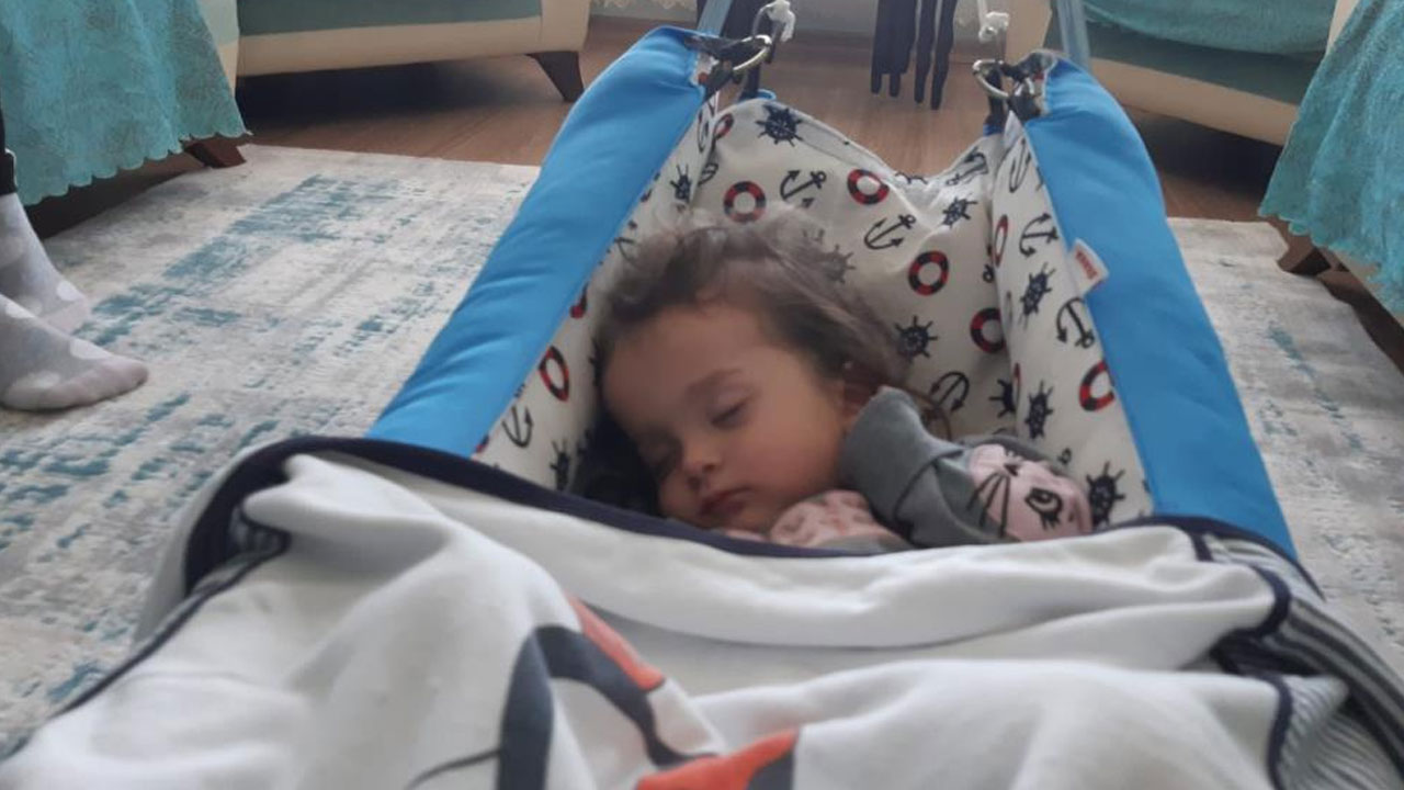 Dehşet anları! 4. kattan önce kızını sonra kendisini attı