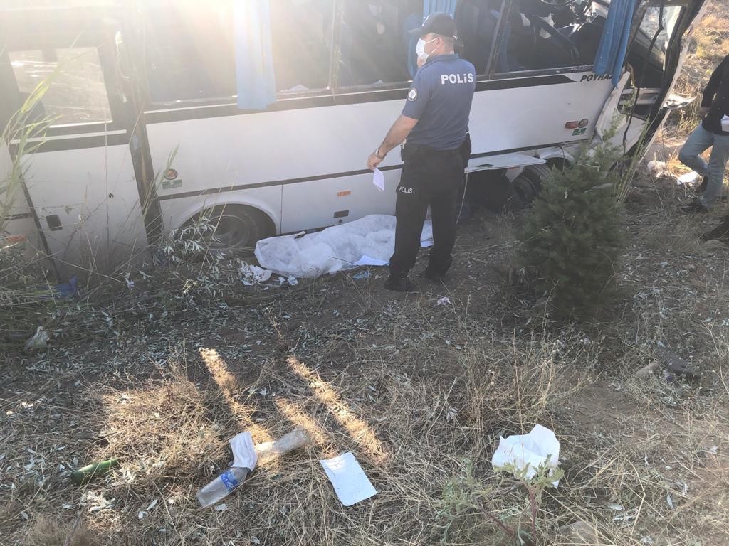 Ankara'da yolcu otobüsü Aselsan personelini taşıyan minibüse çarptı: 1 ölü, 2'si ağır 8 yaralı