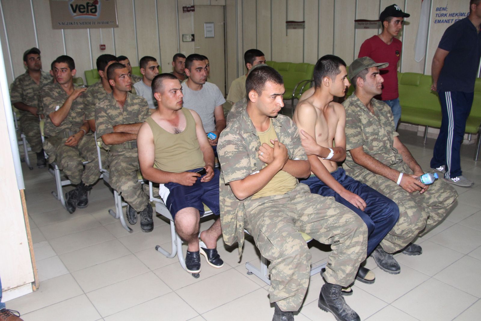 Manisa'da kışlada zehirlenme olayıyla ilgili açıklama