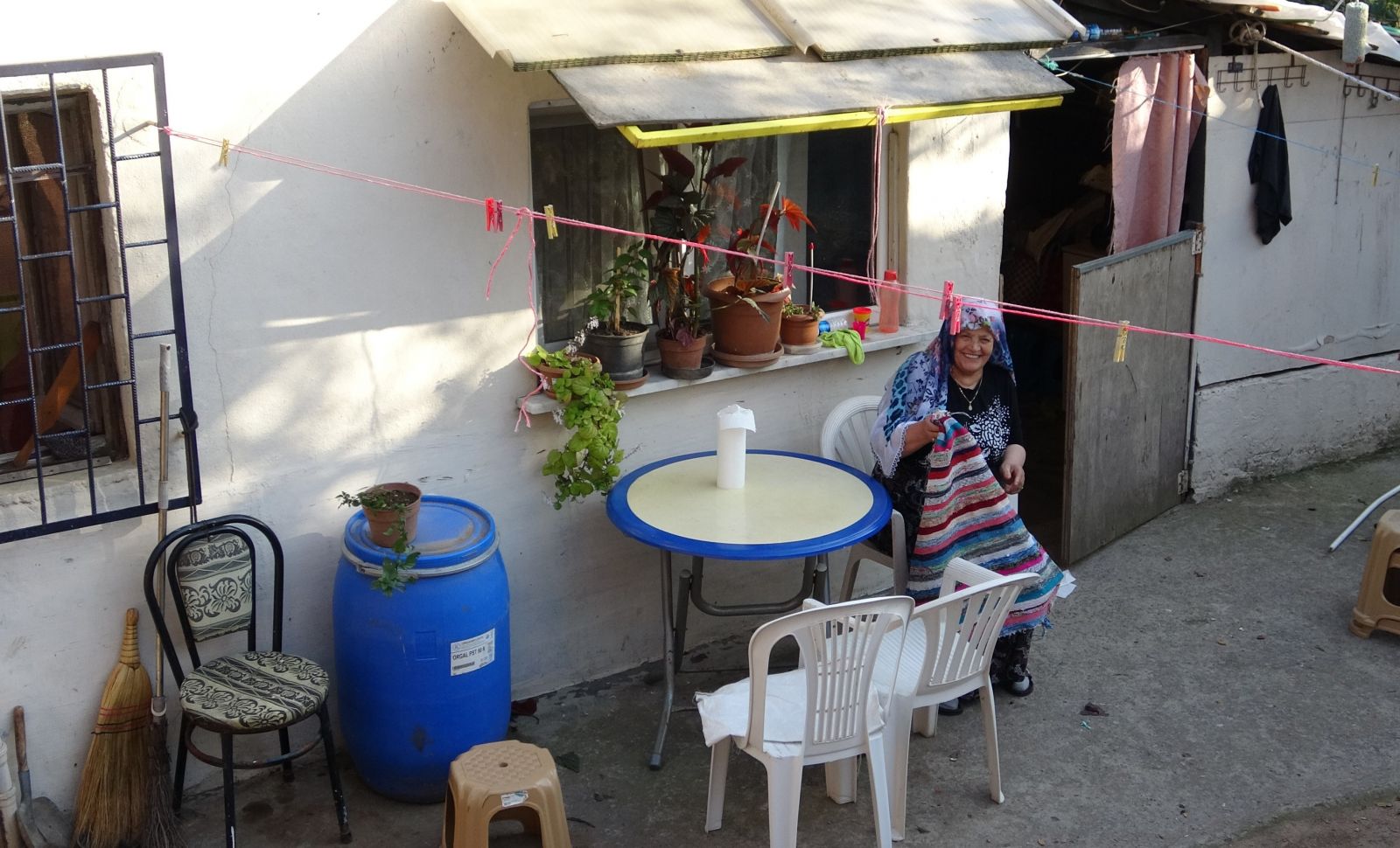 Vatandaşlara yardım eden hayırsever Tuzla'da ortaya çıktı Vatandaşlara yardım eden hayırsever Tuzla'da ortaya çıktı