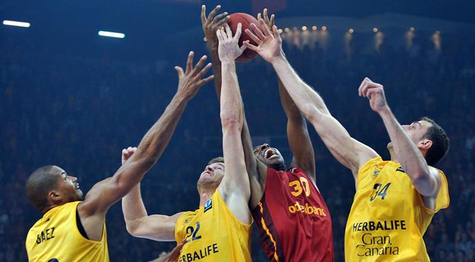 Galatasaray ilk maçında galip! Galatasaray ilk maçında galip!