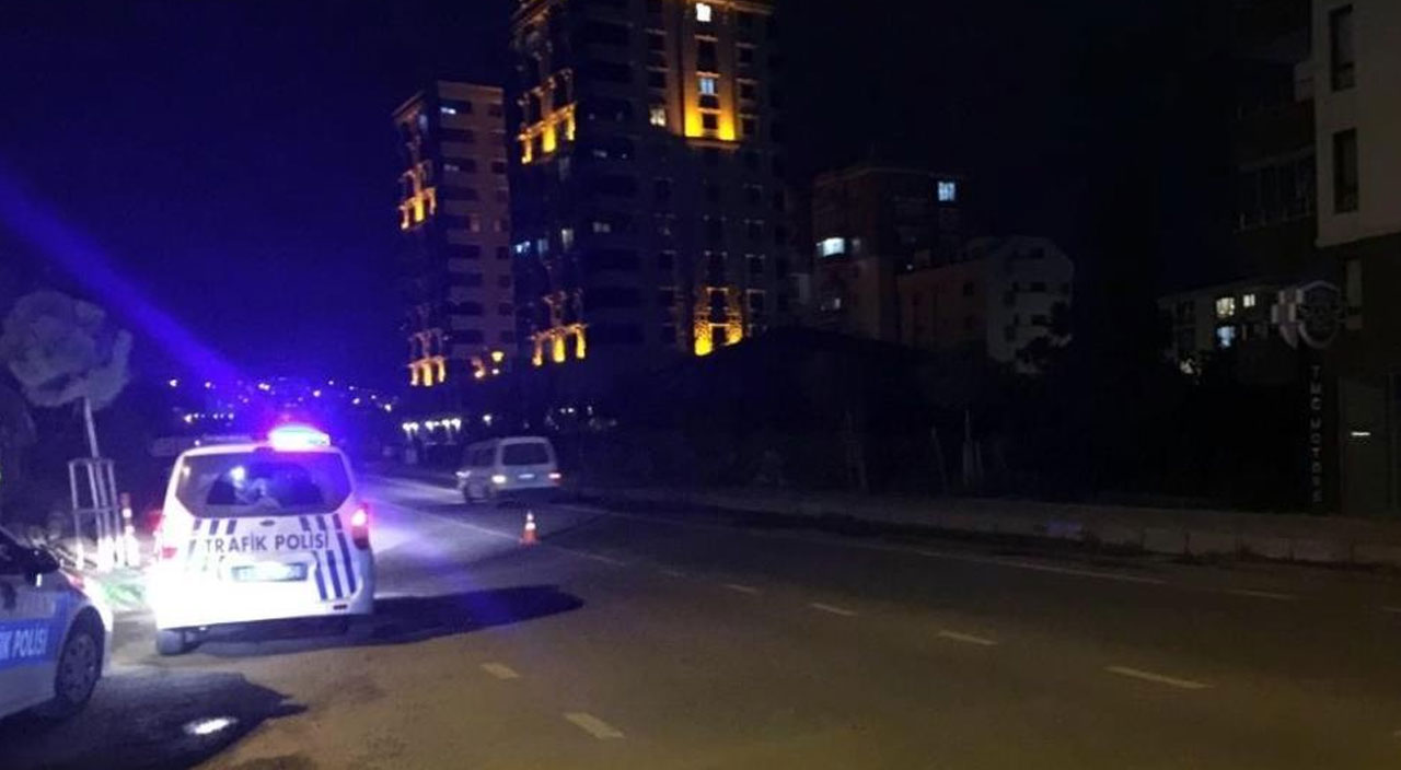 Trabzon'da 'dur' ihtarına uymayan sürücünün çarptığı polis şehit oldu Trabzon'da 'dur' ihtarına uymayan sürücünün çarptığı polis şehit oldu